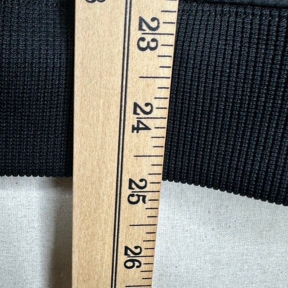 Under Armour Hooded Pullover Sweater size Small Black/Pink - Picture 6 of 6